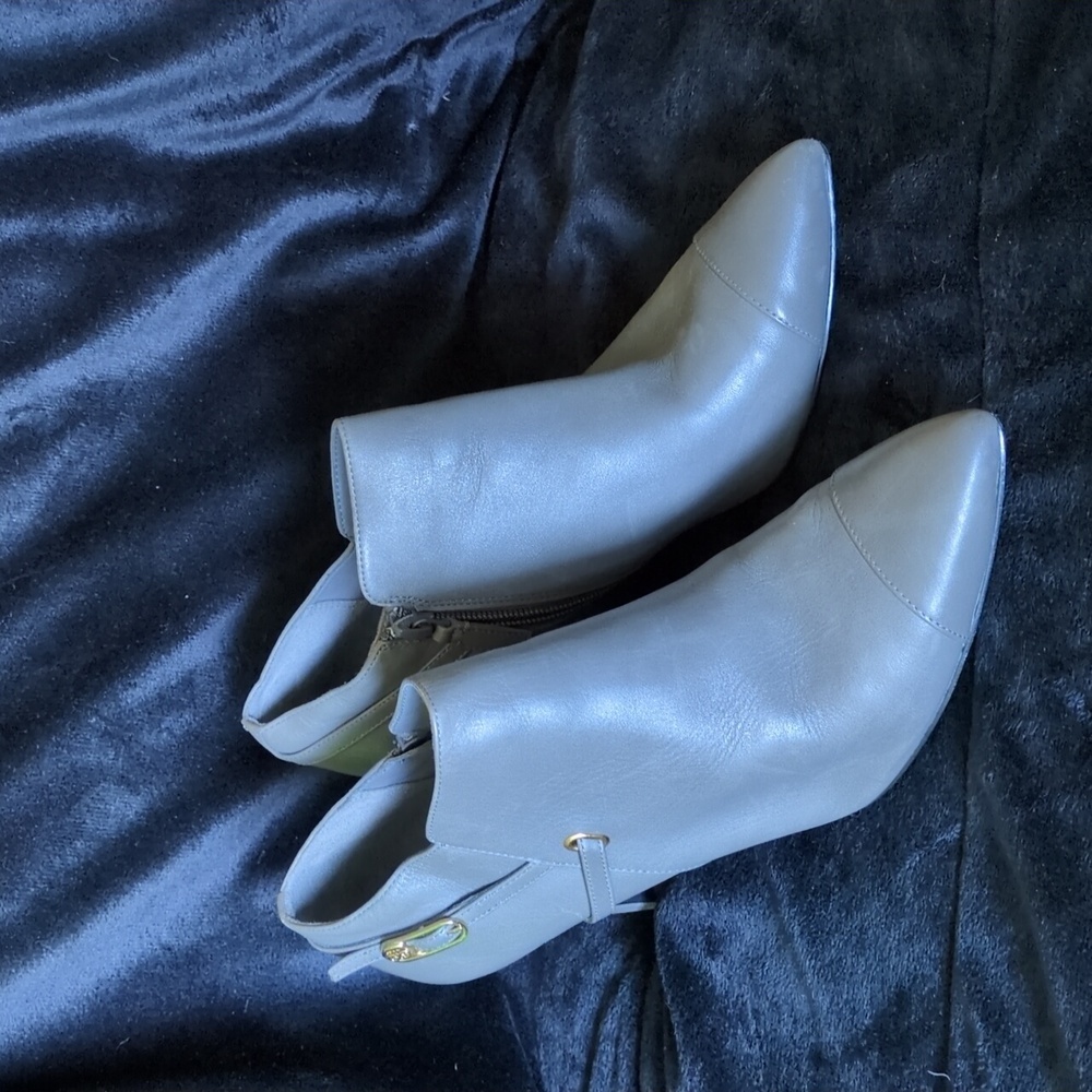 Women's Cole Haan Yasmin Ankle Booties sz 9.5​​